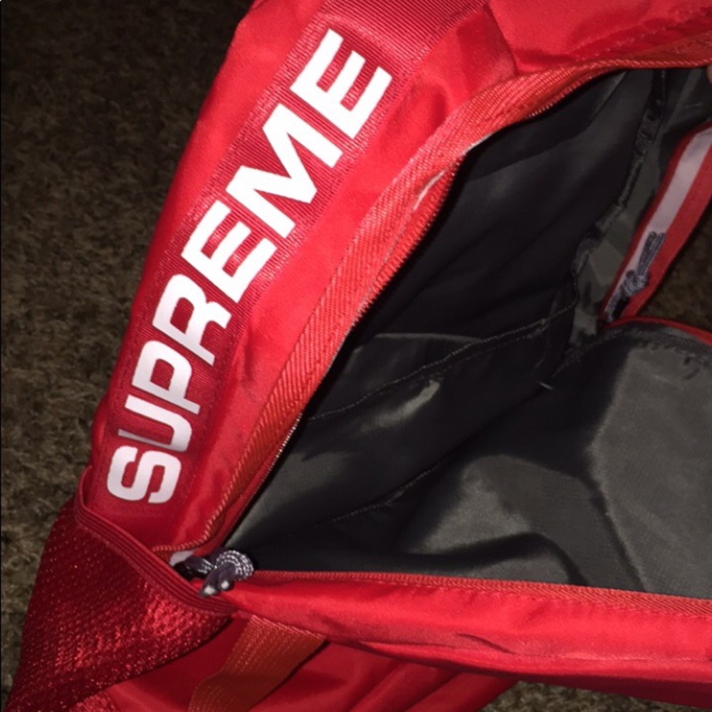 Supreme Backpack - Picture 2 of 5